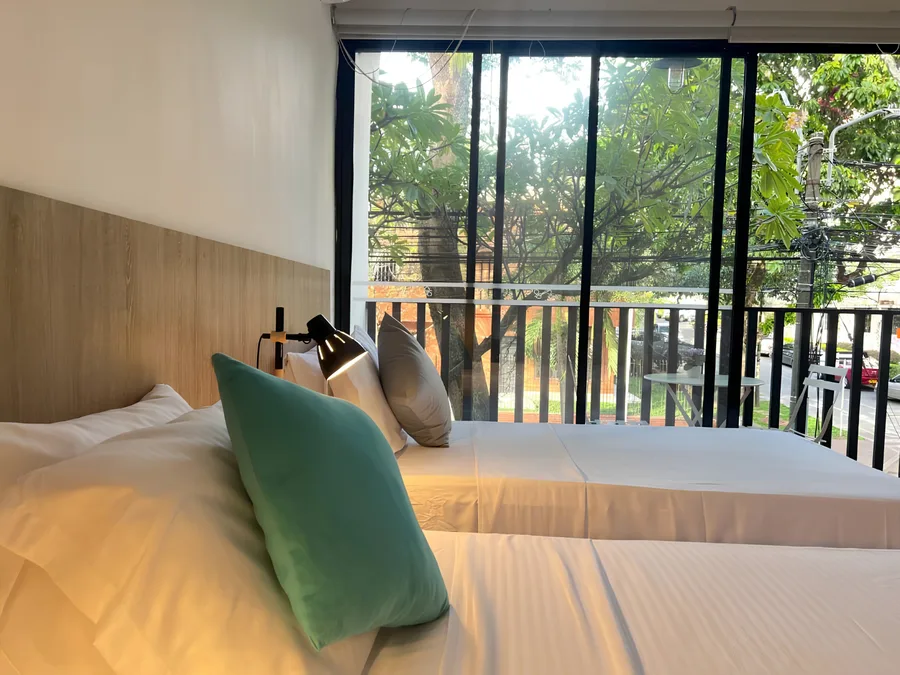 Estándar balcón — cama