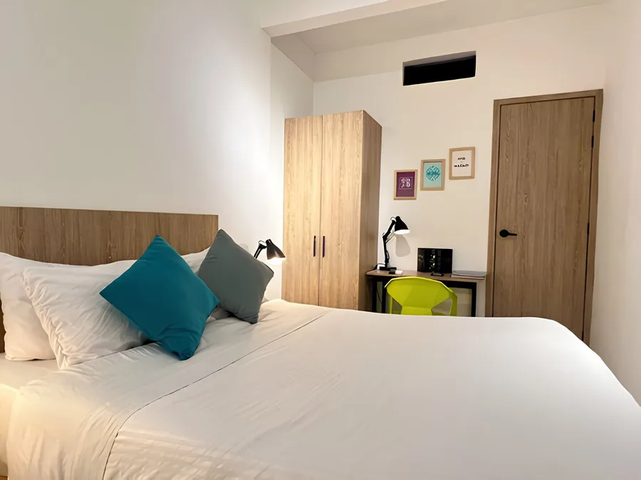 Habitación con patio