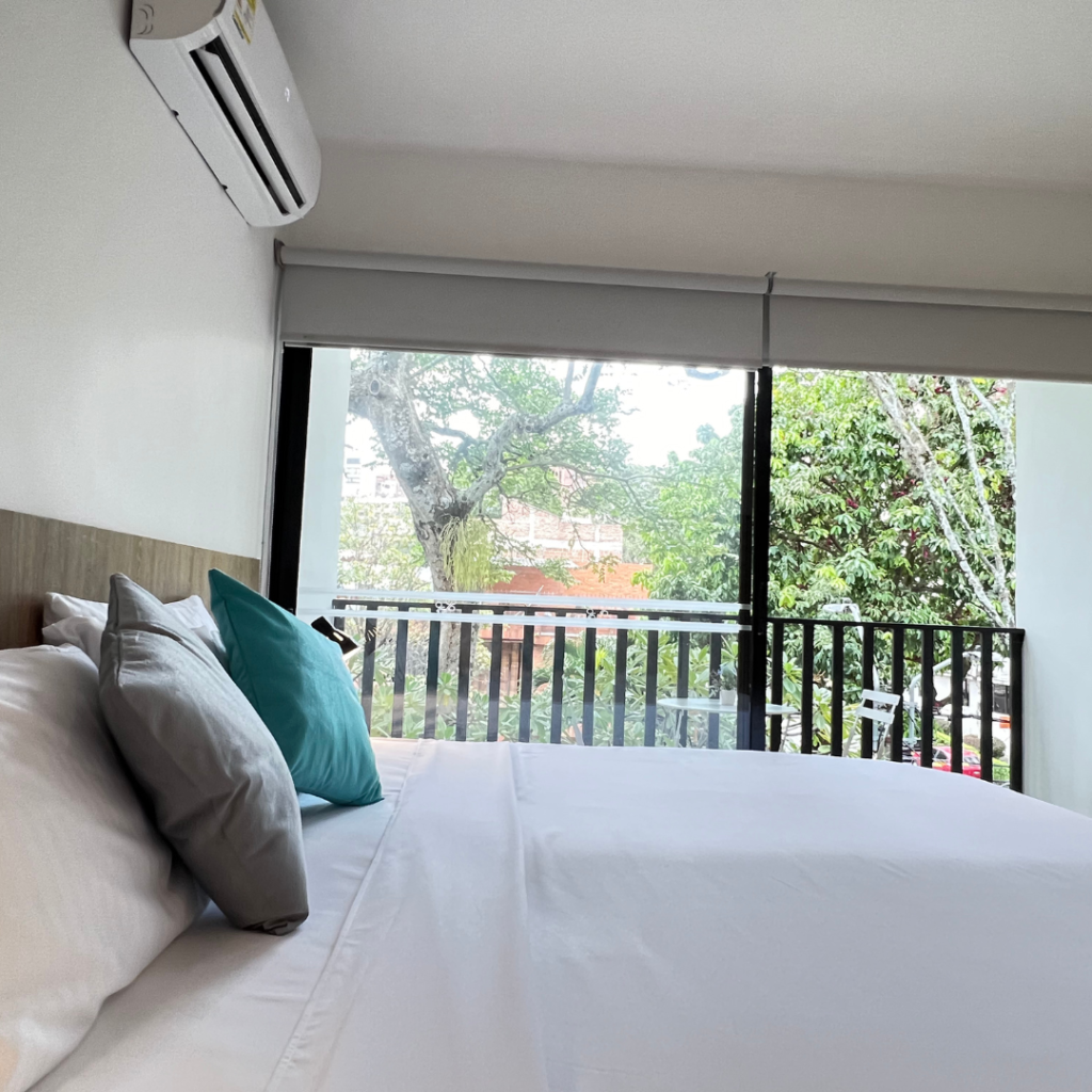 c-habitacion-estandar-con-balcon-005
