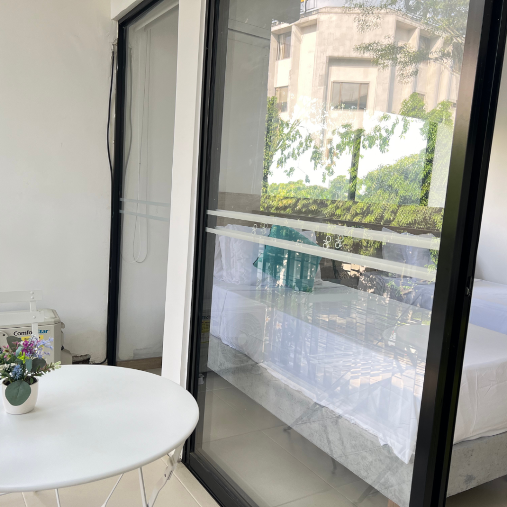 c-habitacion-estandar-con-balcon-007